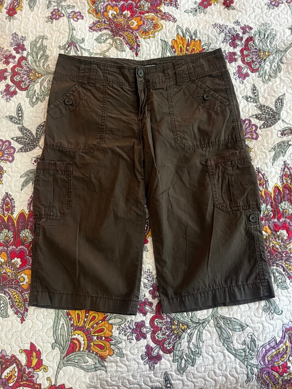 Vintage Women's Old Navy Capris Short Pants Khaki Green NWT Size 8 100% Cotton